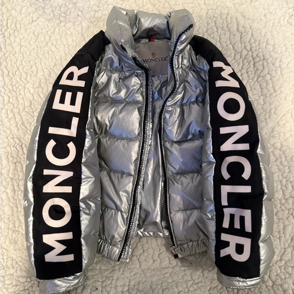 Moncler Kids Silver Metallic Down Puffer Jacket – Size 110 - Unisex Winter Coat